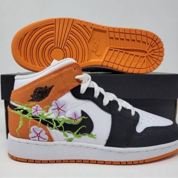 Air Jordan 1 Mid GS✨(LIMITED EDITION) - Picture 2 of 6